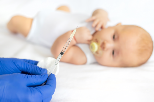 Tiêm chủng phòng vacxin cho trẻ 2 tháng tuổi