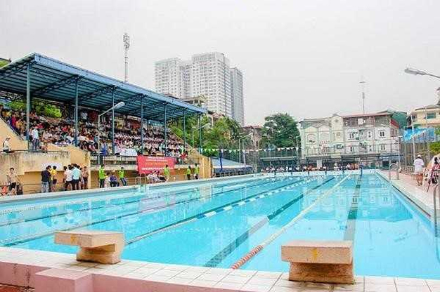Bể bơi trường đại học Thủy Lợi nằm trong khu giáo dục thể chất của trường