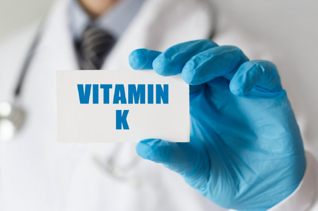 Vitamin K đóng vai trò quan trọng trong quá trình đông máu và tạo cục máu đông