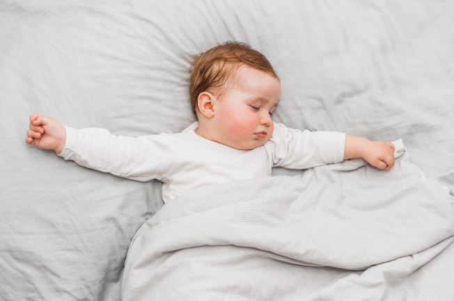 Chăm sóc trẻ sơ sinh 5 tháng tuổi từng giấc ngủ