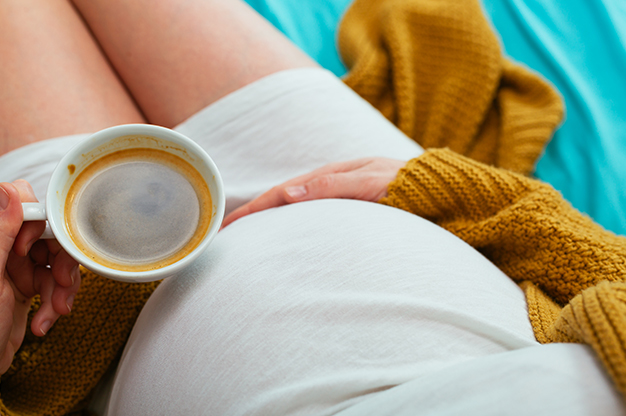 Lượng cafein an toàn cho mẹ mỗi ngày là dưới 200 mg