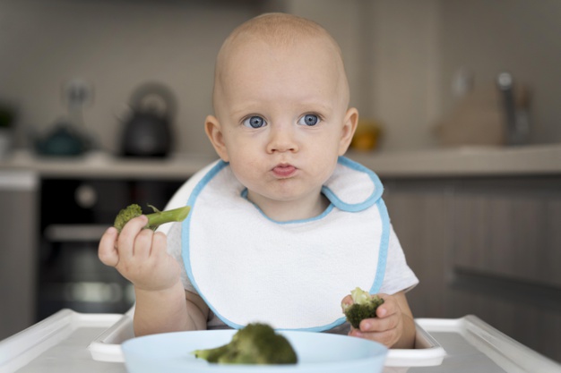 Ăn dặm BLW (theo Tiếng Anh là Ăn dặm kiểu Baby Led Weaning) là phương pháp ăn dặm rất phổ biến ở các nước Châu Âu