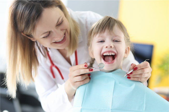 Giúp bé thay răng đúng cách tại nhà