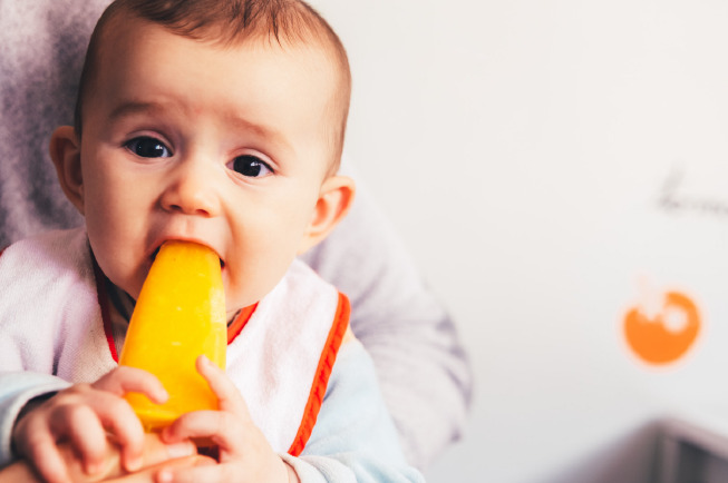 Việc bổ sung vitamin C cho trẻ dưới 1 tuổi bố mẹ nên tham khảo các chuyên gia có chuyên môn để tranh xảy ra sai sót