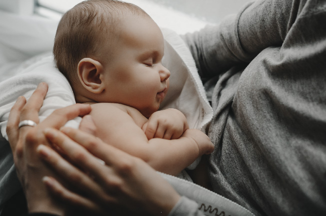 Trẻ sơ sinh ngủ ít do bị đói