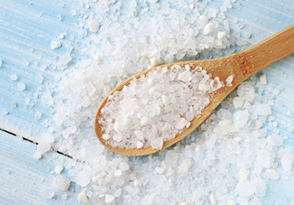 Muối tinh khiết có công dụng khử sạch khuẩn và nấm mốc