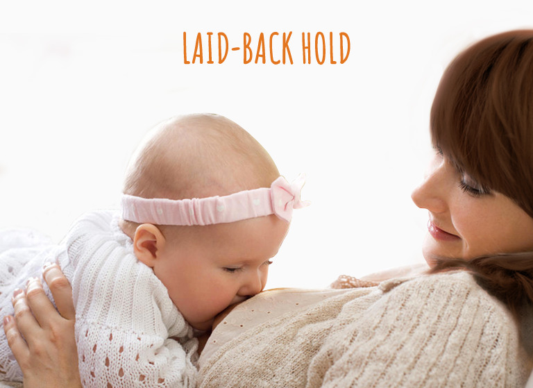 Laid-back hold – một trong những cách cho trẻ sơ sinh bú