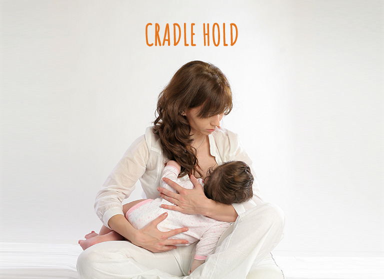 Cách cho trẻ sơ sinh bú đúng cách với tư thế cradle hold