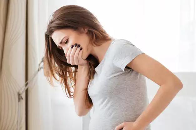 Ở thời kỳ đầu này, các biểu hiện mang thai tháng đầu bắt đầu xuất hiện nhiều hơn.