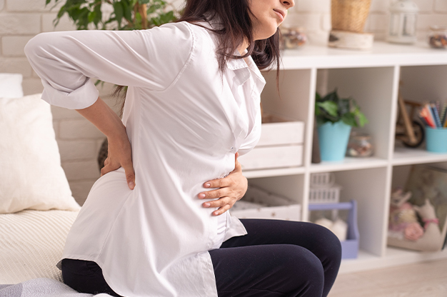 Dấu hiệu xảy thai xuất hiện ở tuần thai càng lớn càng nghiêm trọng, các cơn đau dữ dội sẽ xuất hiện.
