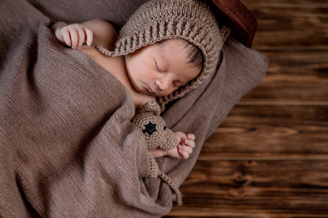 Khi chào đời, trẻ sơ sinh không chỉ sử dụng toàn bộ thời gian để ăn và ngủ như bạn nghĩ mà em bé cũng thực sự biết học hỏi
