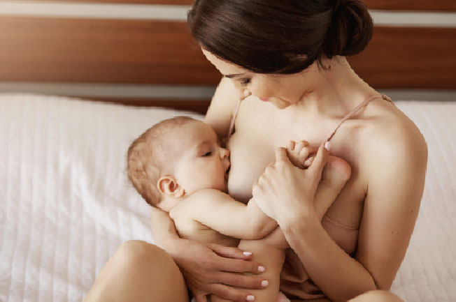 Trẻ sơ sinh bú ít do những nguyên nhân khách quan