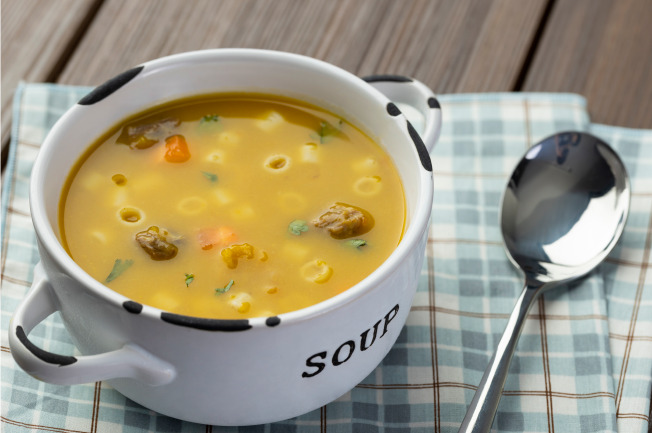 Với các thức ăn lỏng như món súp này, mẹ có thể yên tâm cho bé thưởng thức vào buổi sáng