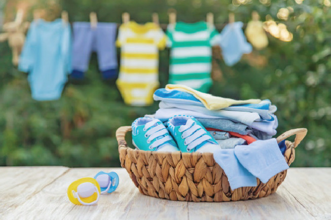 Quần áo mới cần được giặt sạch sẽ trước khi cho trẻ em mặc