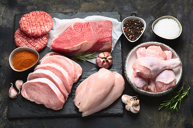 Thịt bò, thịt lợn hay thịt gà đều là nguồn cung cấp protein chất sắt, choline, vitamin B