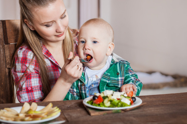 Các chuyên gia khuyến cáo nên cho bé 7 tháng ăn 100-200 ml cháo trong 1 bữa