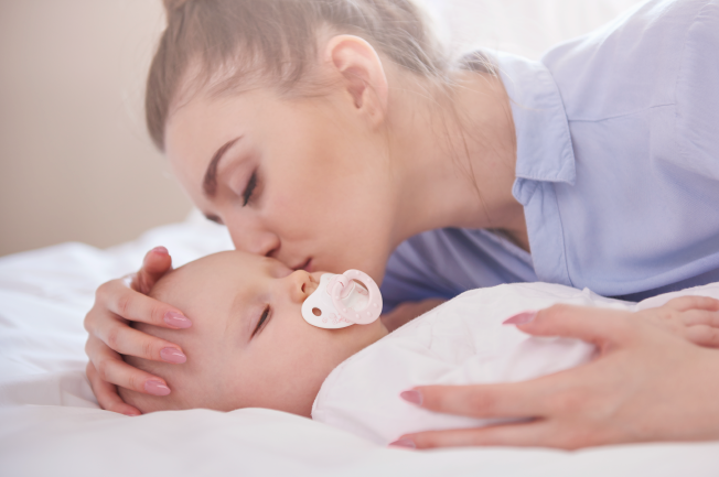 Bé 9 tháng ngủ bao nhiêu là đủ: Khi được 9 tháng, trẻ sơ sinh thường ngủ khoảng 14 giờ mỗi ngày