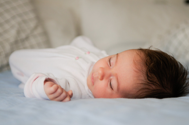 Tuy nhiên, có rất nhiều nguyên nhân cho việc bé 9 tháng khó ngủ mẹ nhé!