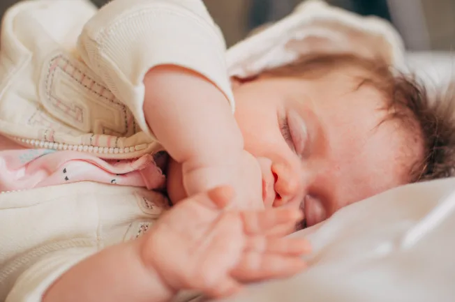 Huấn luyện bé 9 tháng ngủ bao nhiêu tiếng 1 ngày là đủ và ngon