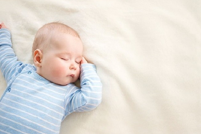 Đối với trẻ sơ sinh, giấc ngủ là yếu tố rất quan trọng đối với quá trình phát triển chiều cao và cân nặng