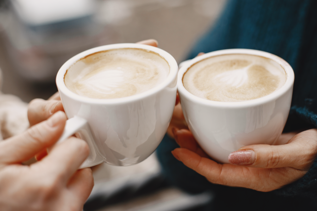 Cà phê, trà, soda hay sô cô la đều là những nguồn cung cấp caffeine