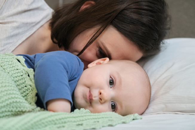 Các yếu tố ảnh hưởng đến sự phát triển của trẻ 7 tháng tuổi