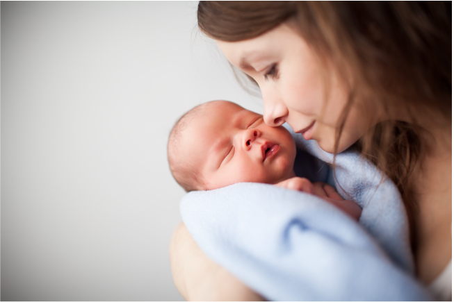 Bé sơ sinh cần được bú mẹ từ 8 – 12 lần/ngày