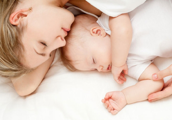 Phụ nữ kiêng cữ sau sinh nên ngủ đủ giấc