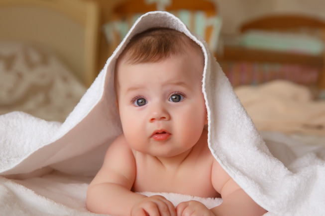 Rửa mũi cho trẻ sơ sinh là một việc mà mẹ không nên bỏ qua khi chăm sóc bé