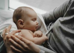 Bật mí mẹ 5 cách giúp trẻ sơ sinh ngủ ngon vào ban đêm