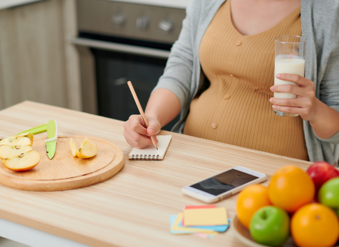 Bầu 2 tháng nên ăn gì để nuôi dưỡng thai nhi khỏe mạnh?