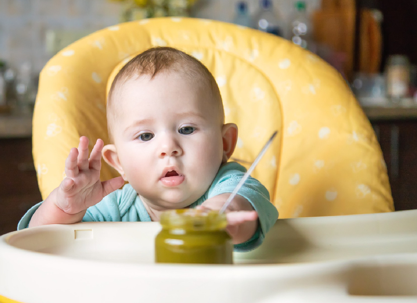 Giúp mẹ trả lời: Bé 7 tháng ăn bao nhiêu ml cháo?