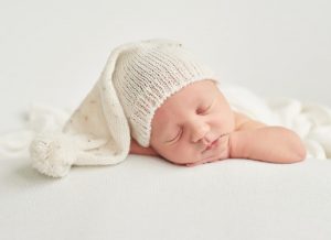 Bong da mặt ở trẻ sơ sinh nguyên nhân do đâu?