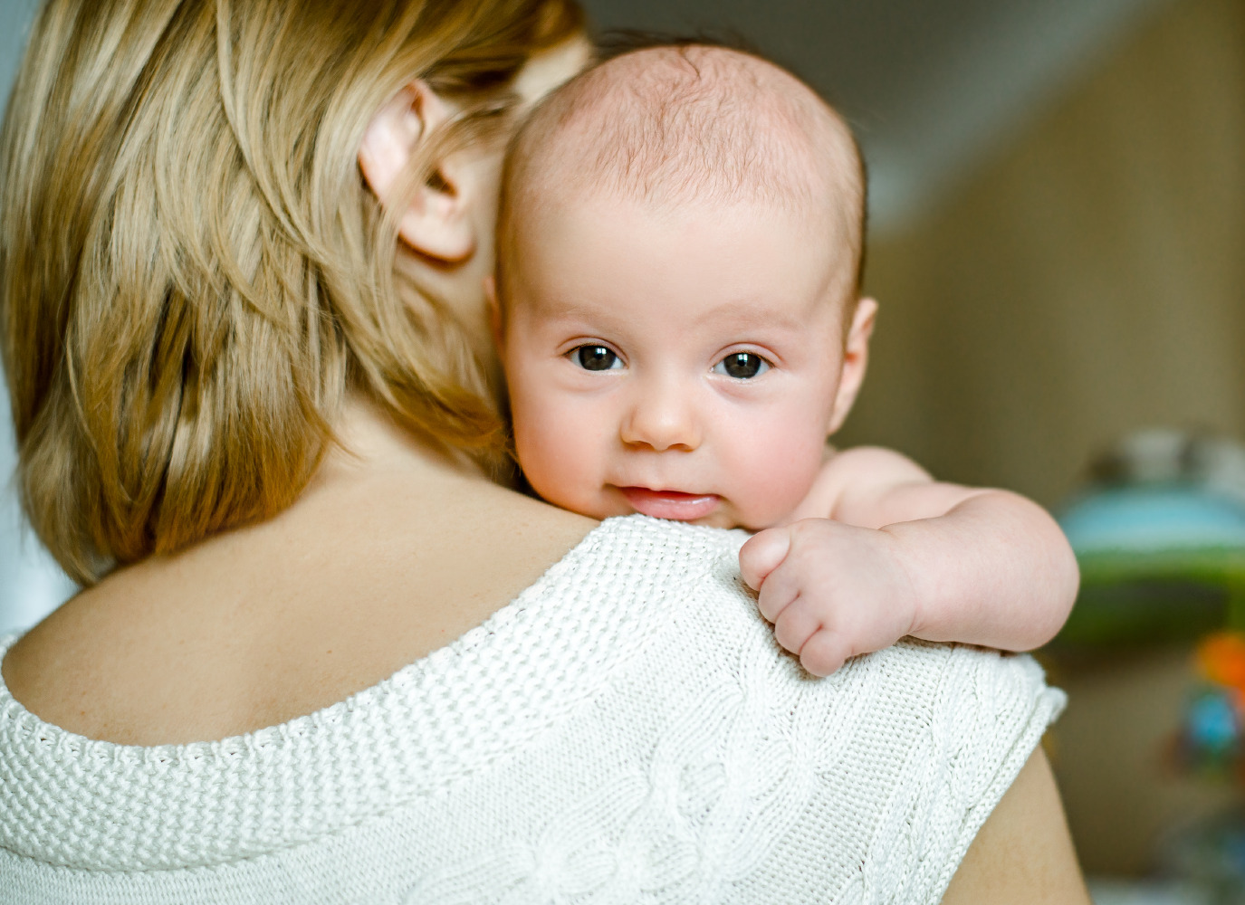 Chăm sóc trẻ sơ sinh 2 tháng tuổi phát triển khỏe mạnh