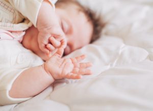 Cữ bú cho trẻ sơ sinh: Liệu sao cho chuẩn khoa học?