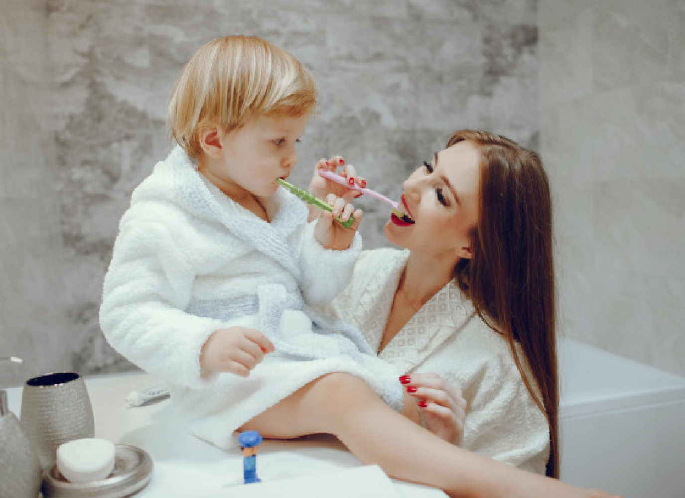 Dạy trẻ đánh răng gồm có các bước như thế nào ?
