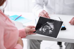 Khối echo trong tử cung ảnh hưởng đến khả năng sinh sản như thế nào?