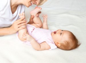 Cách mát xa cho trẻ 4 tháng tuổi để trẻ phát triển toàn diện