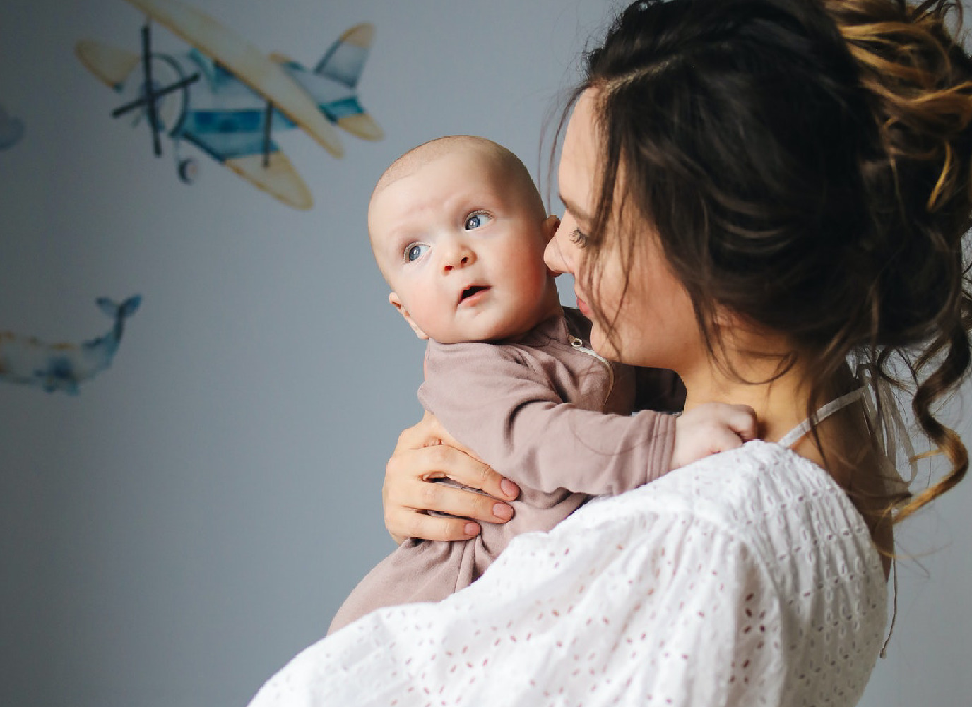 Mẹ phải làm gì khi trẻ 1 tháng bị nghẹt mũi?