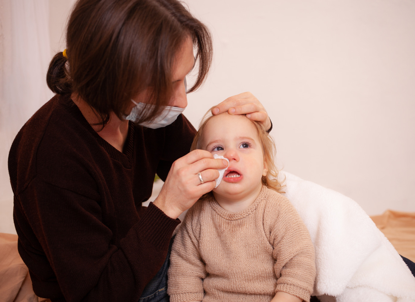 Hướng dẫn mẹ làm sao chăm sóc trẻ 6 tháng bị sốt tại nhà