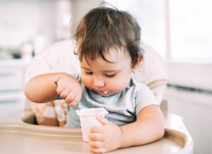 Trẻ ăn dặm 11 tháng tuổi: Tips giúp mẹ bỉm nhàn tênh