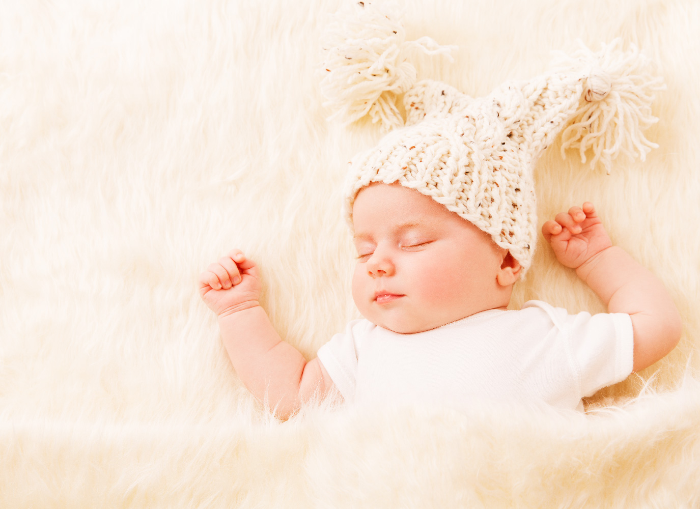Trẻ sơ sinh hay vặn mình và những dấu hiệu khó ngủ khác ở trẻ