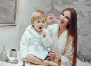 Mách nhỏ Mẹ bí quyết vệ sinh răng cho bé 2 tuổi