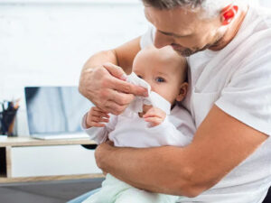 Cách sử dụng khăn khô đa năng cho trẻ sơ sinh trong từng trường hợp