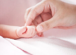 Cách chăm sóc trẻ sơ sinh dưới 1 tháng tuổi: Lời khuyên mẹ cần biết