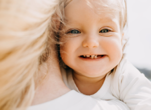 Trẻ 10 tháng chưa mọc răng: mẹ có nên lo lắng?
