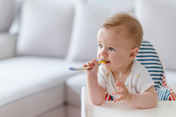 Trẻ 18 tháng biếng ăn – mẹ cần làm ngay những điều sau
