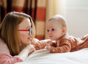 Trẻ 8 tháng bị ho: Mách mẹ 4 mẹo xử lý tại nhà hiệu quả nhất