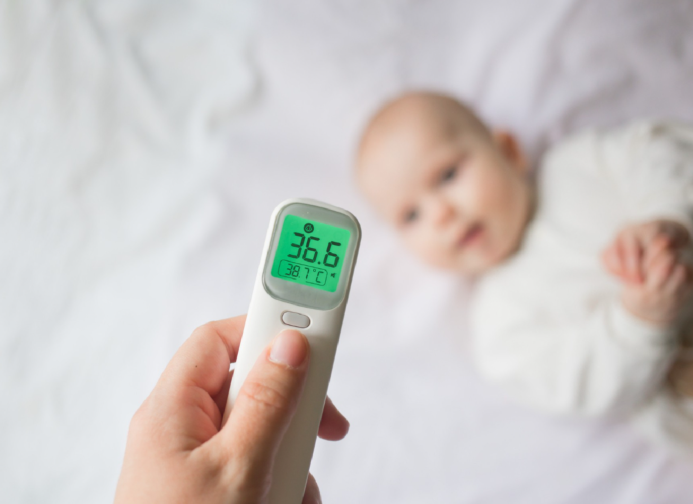 Trẻ 9 tháng bị sốt và cách hạ sốt ngay tại nhà