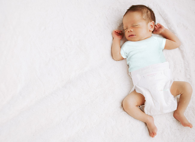 Bỉm chống tràn giúp bé ngủ xuyên đêm không lo bị hăm và thức giấc